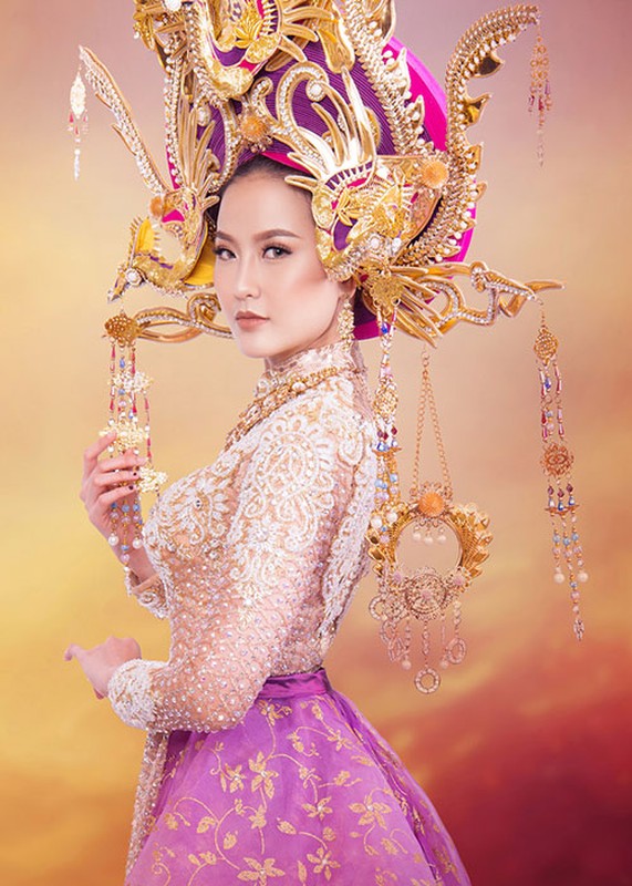 Lo trang phuc dan toc cua Khanh Ngan truoc chung ket Miss Globe-Hinh-2